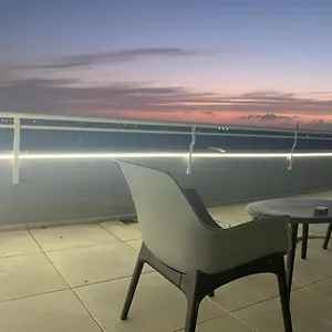  Appartamento Penthouse Aureliana Attico Con Piscina A